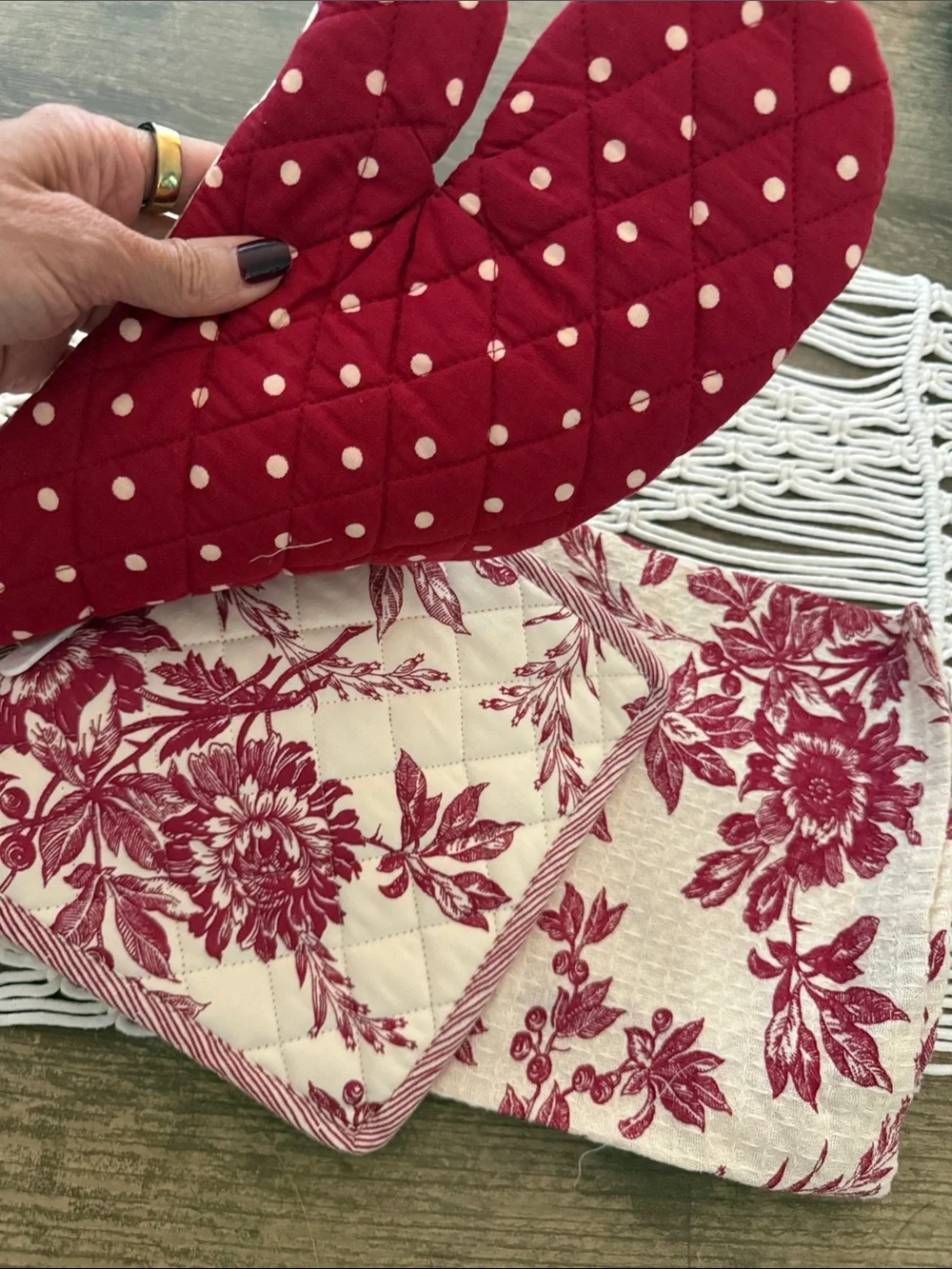 NWT April Cornell Holly Toile Botanical Grand Garden Cottage Kitchen Linen Set